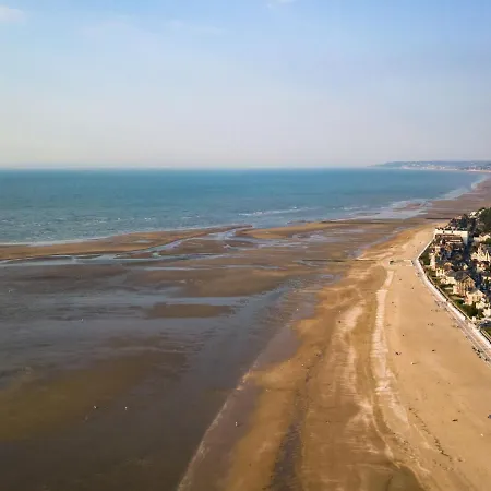 Apartment Les Terrasses Du Casino By Interhome Cabourg